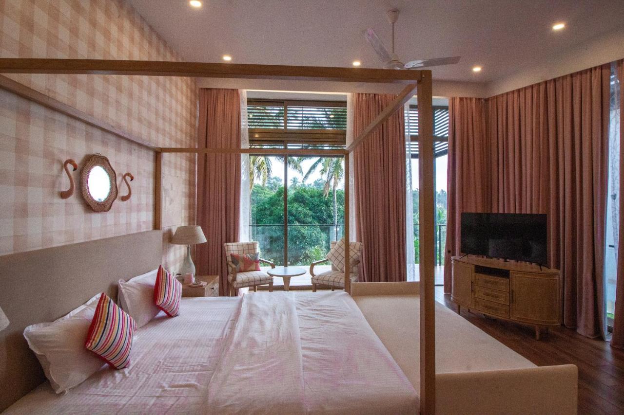 The Cloverleaf Super Luxury Villa Goa With Private Pool, North Goa カンドリム エクステリア 写真