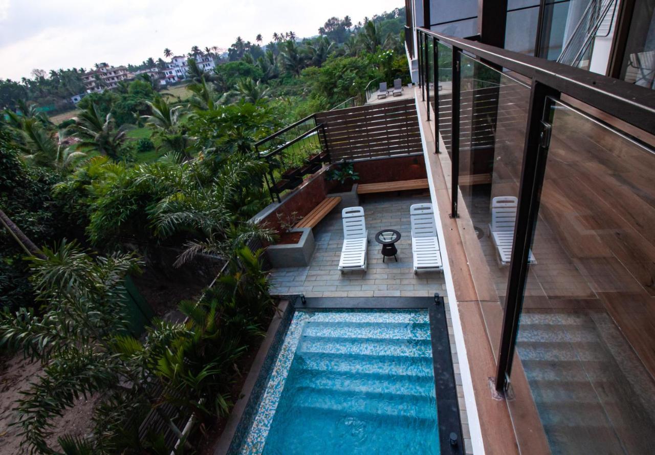 The Cloverleaf Super Luxury Villa Goa With Private Pool, North Goa カンドリム エクステリア 写真