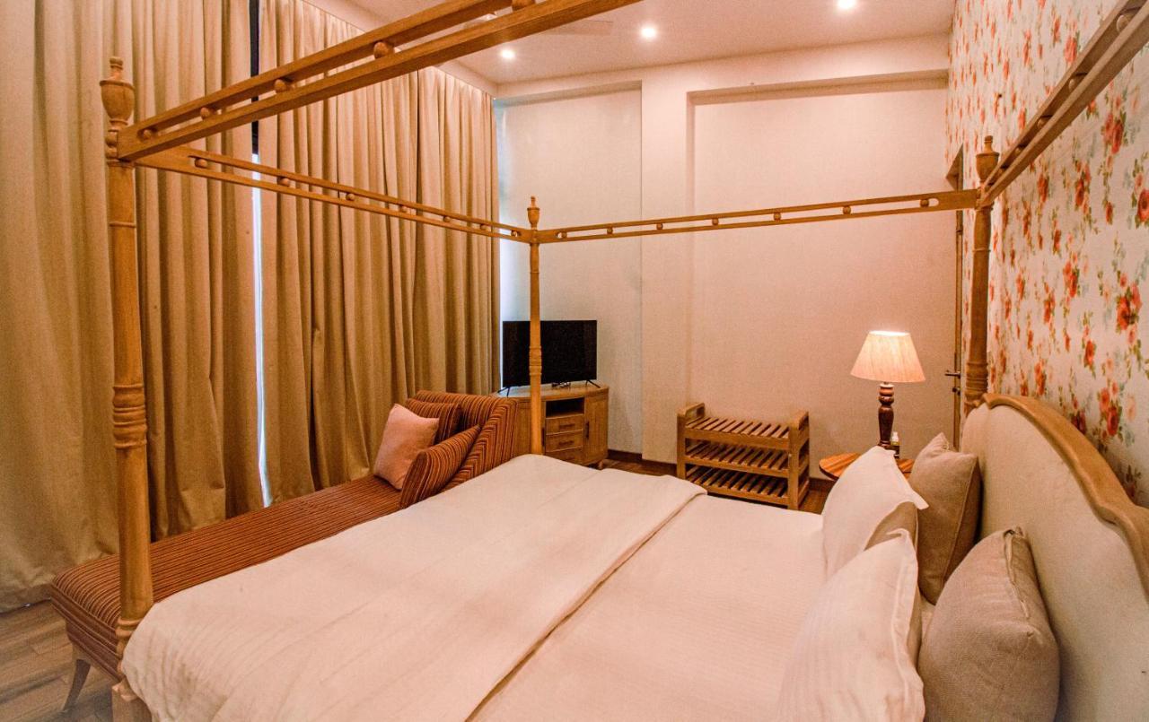 The Cloverleaf Super Luxury Villa Goa With Private Pool, North Goa カンドリム エクステリア 写真