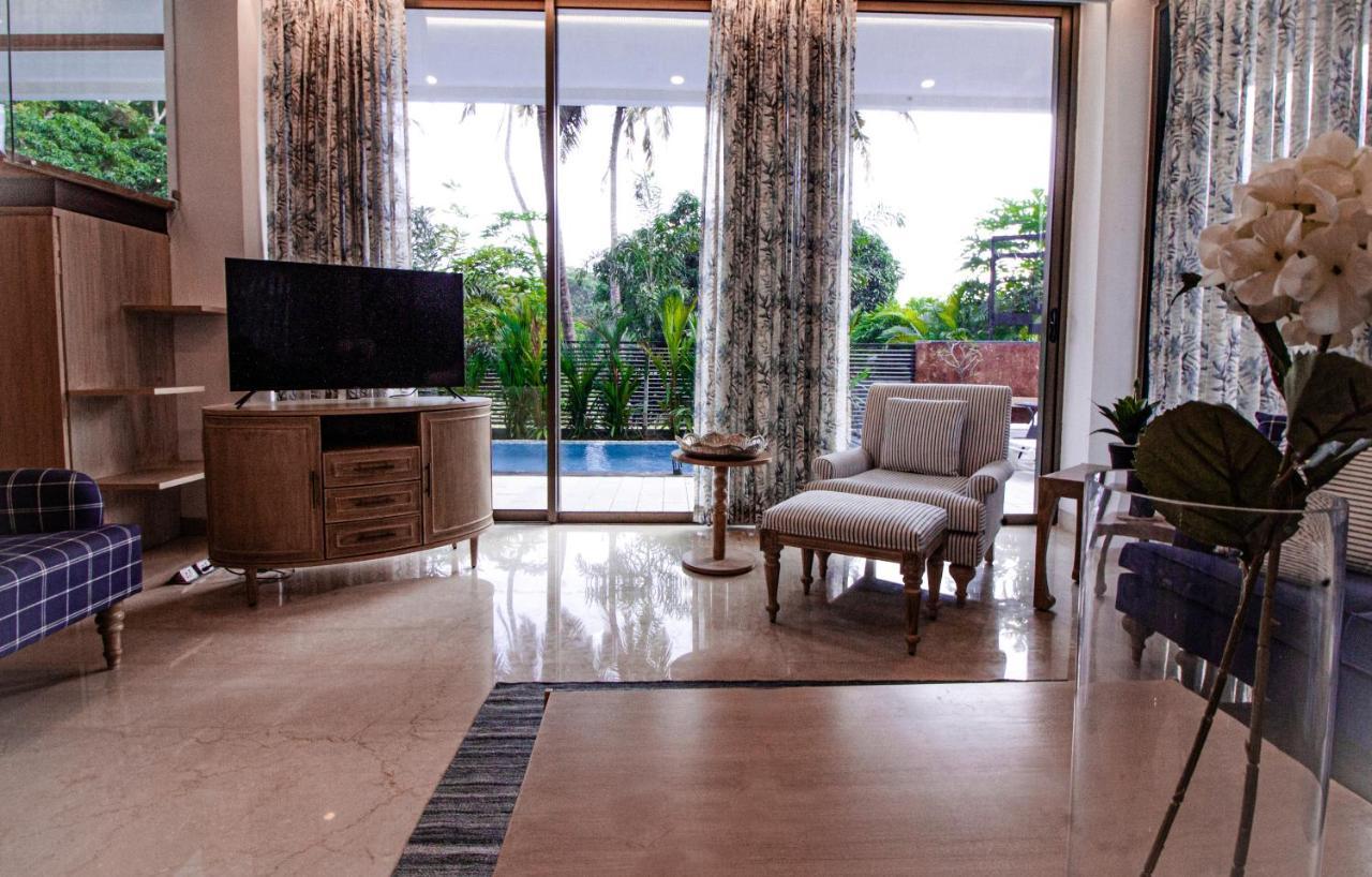 The Cloverleaf Super Luxury Villa Goa With Private Pool, North Goa カンドリム エクステリア 写真